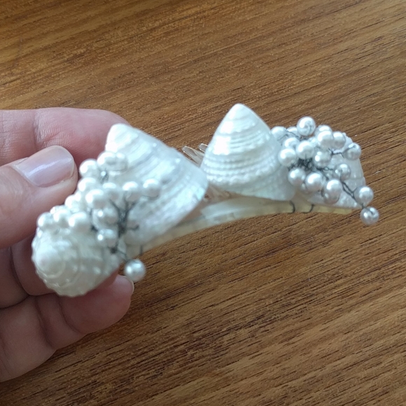 Pearls and shells hair decoration piece - Picture 8 of 8